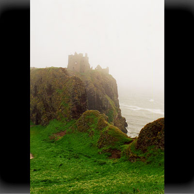 Dunnottar Castle im Nebel